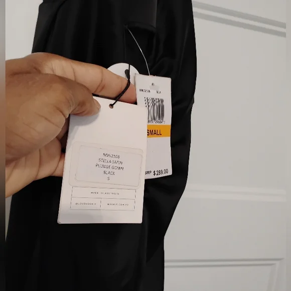 Nookie Satin Plunge Gown - Picture 7 of 11